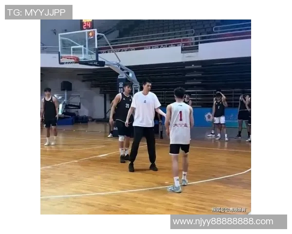 任骏飞领衔球队奋勇争先展现篮球风采助力赛季辉煌成就