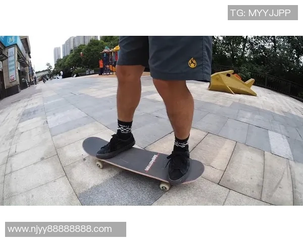 南京滑板队防守策略解析与滑板热点的深度探讨